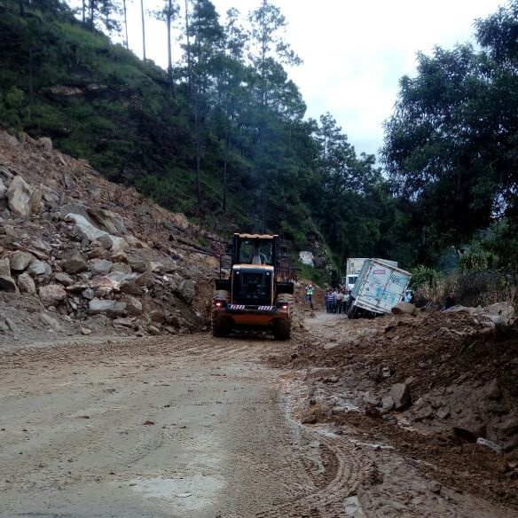 Derrumbes, hundimientos e inundaciones afectan a Guatemala